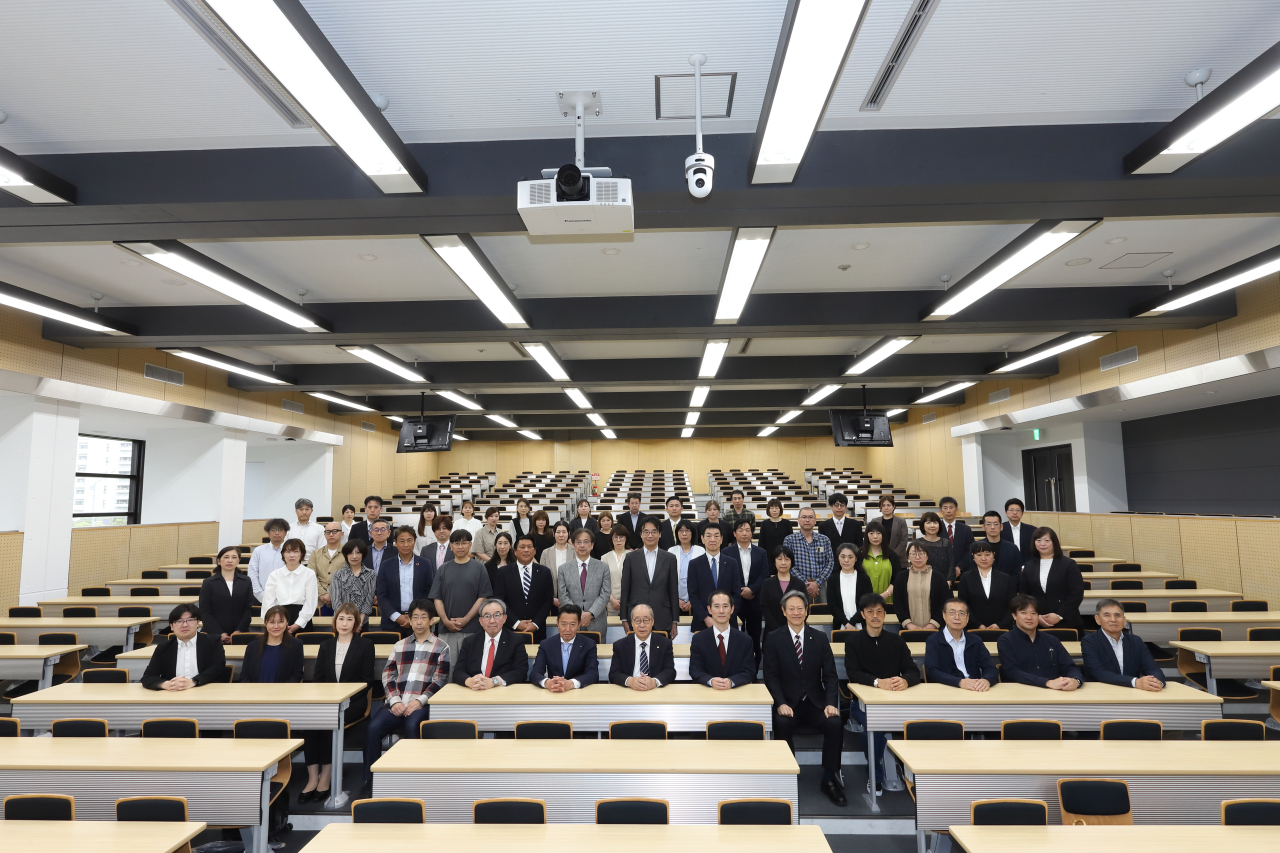 45380003 5.17 教育後援会評議員会集合写真（潮風用）